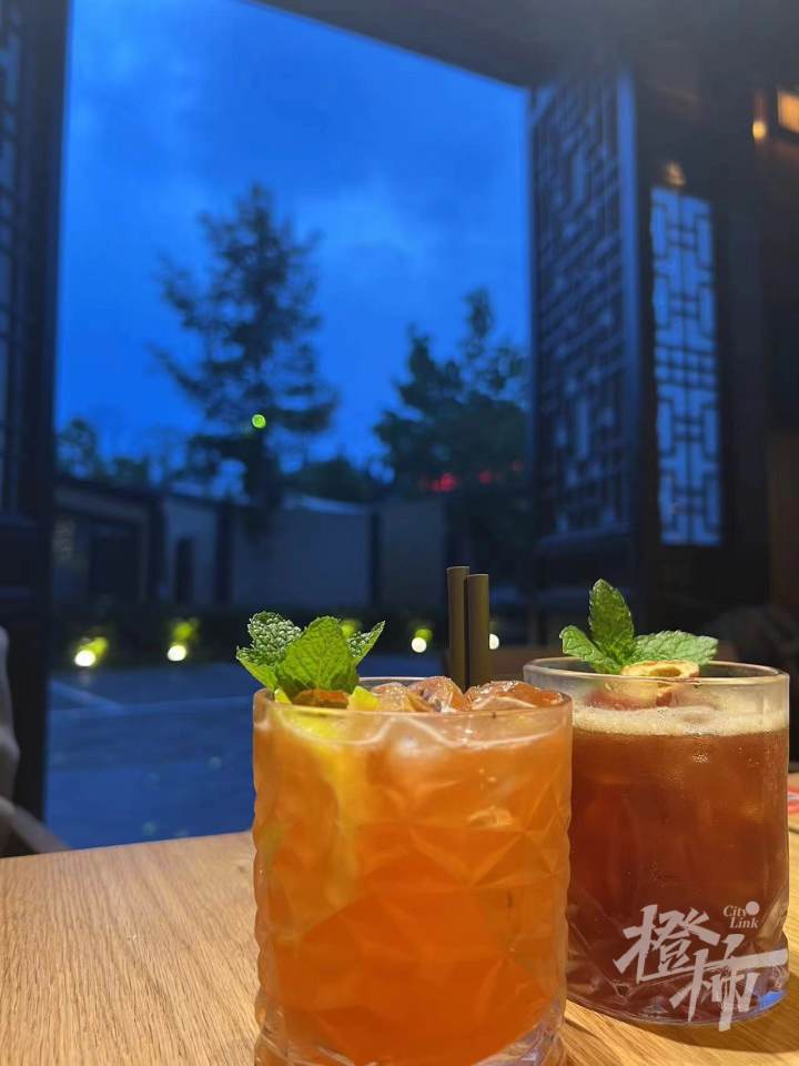 酒馆2.jpg