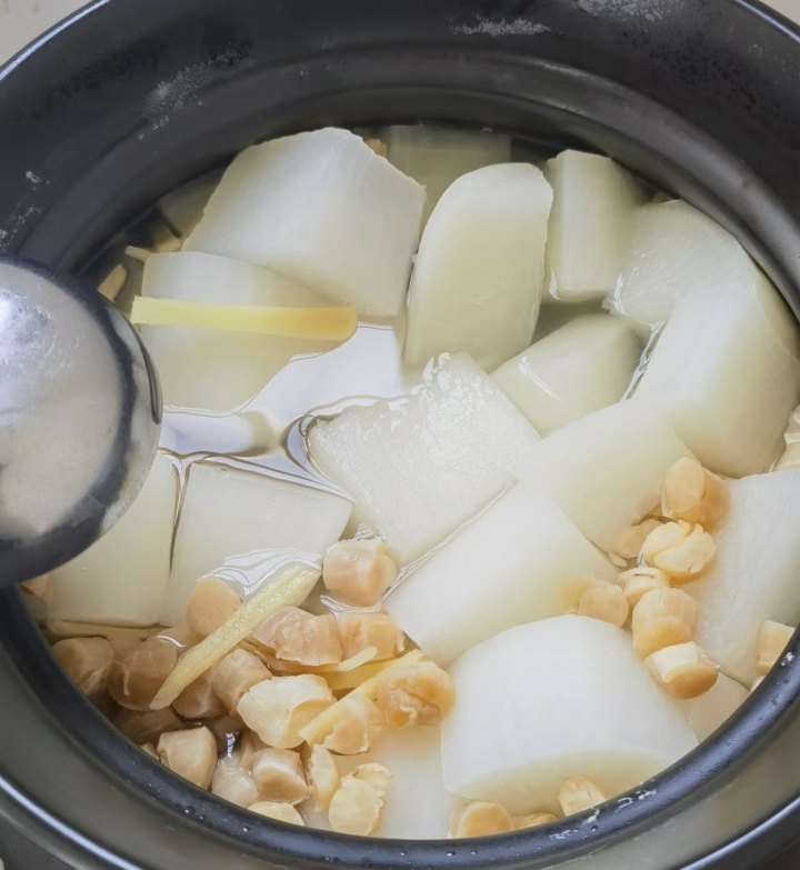 萝卜瑶柱汤.jpg