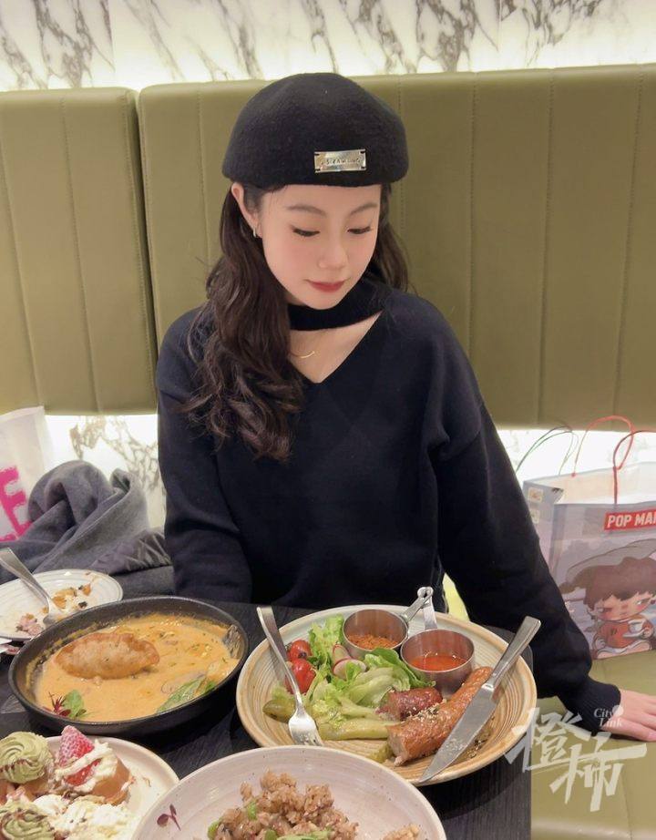 29C1D70C8-9E7F-43B6-9A74-501153624C74.jpg