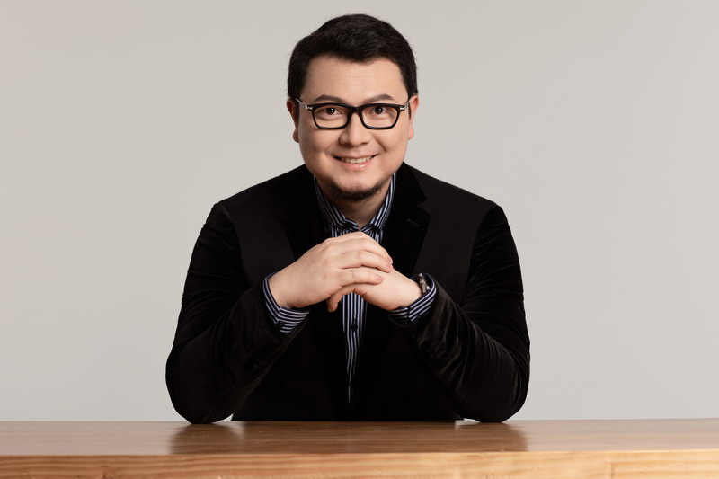 你现在不要动啊你打不过我的昨晚知名主持人兼编导海涛挺身而出抓住一