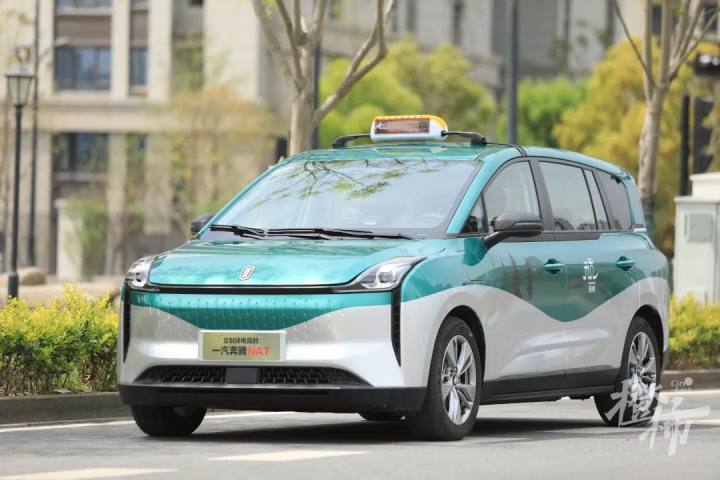 空间更大新装更具城市特色杭州出租车即将上新一起来看看新车的模样