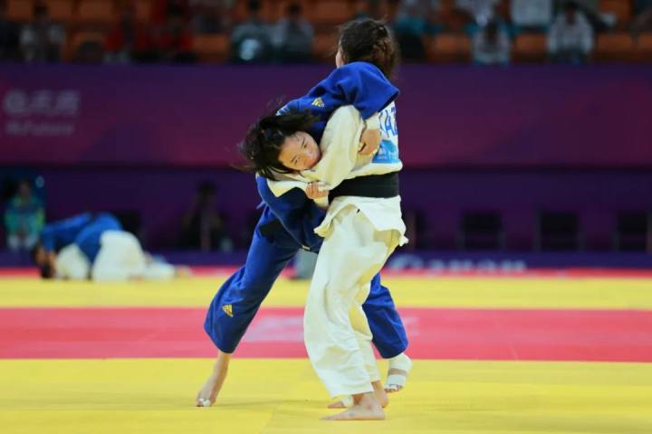 韩国柔道选手打脸对手被罚下场?