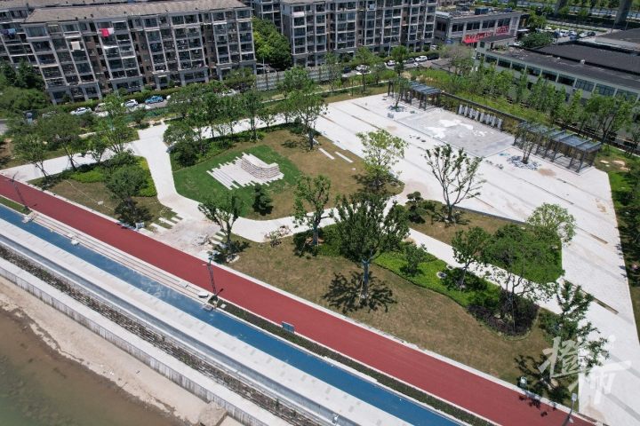 02.jpg