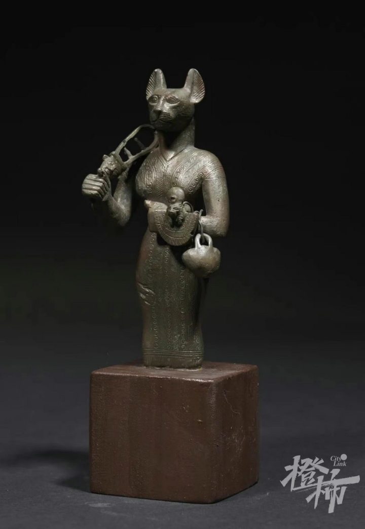 青铜猫首人身巴斯特像_调整大小.jpg