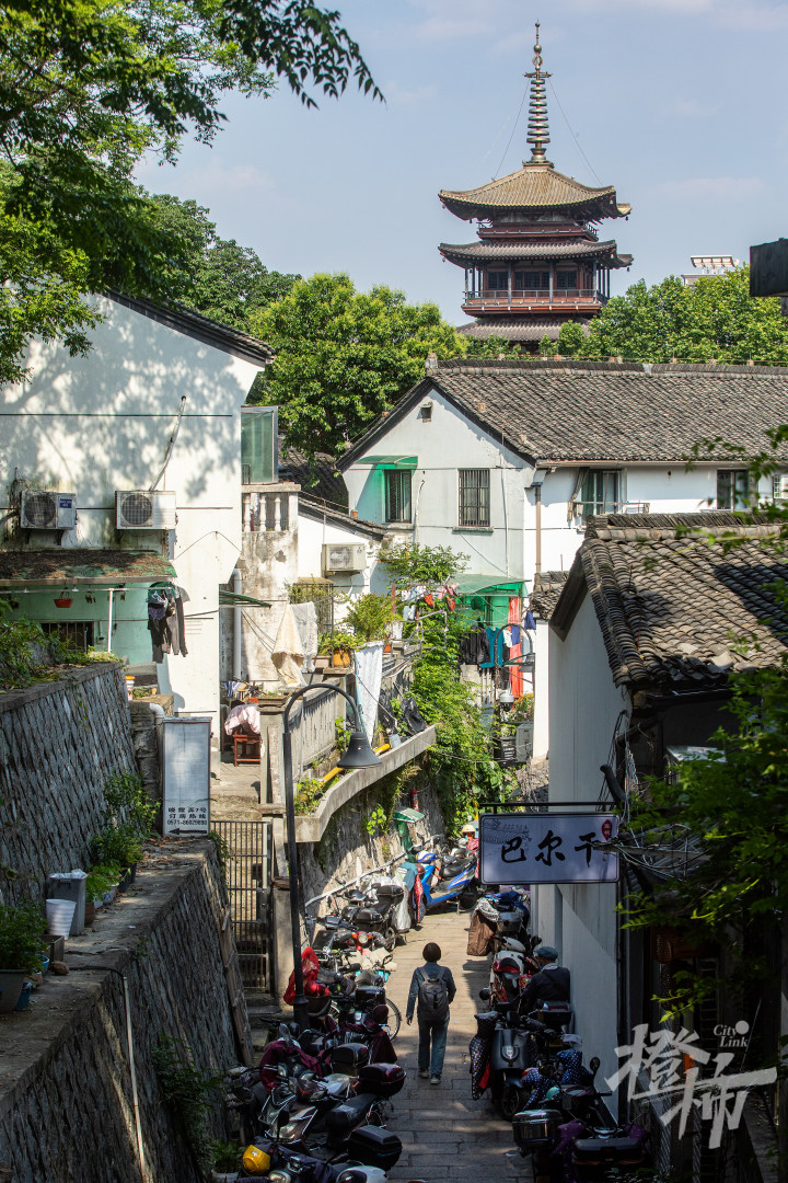 十五奎巷晓霞弄 记者 陈中秋 摄.jpg