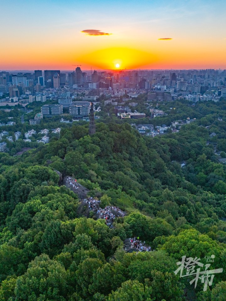 宝石山日出DJI_20240731052145_0114_D.jpg