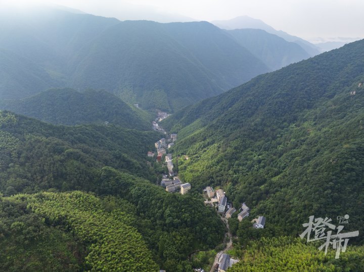 山间的东关村DJI_20240814081139_0001_D_1.jpg
