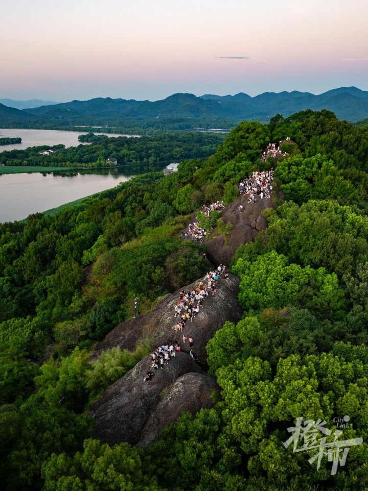 宝石山日出DJI_20240731050957_0106_D_1.jpg