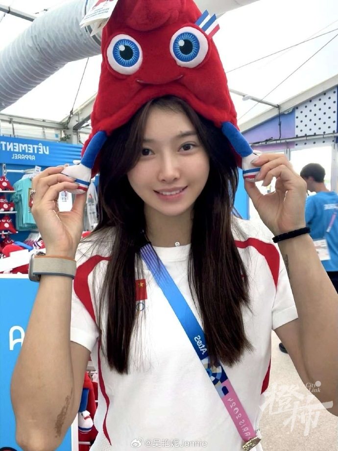 @吴艳妮.jpg