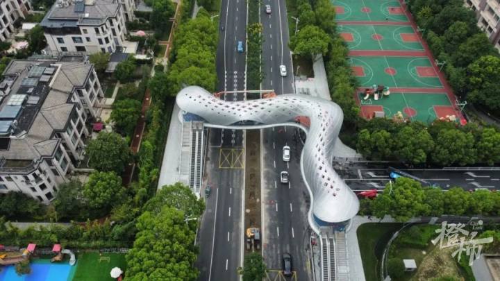 育华港天桥2.jpg
