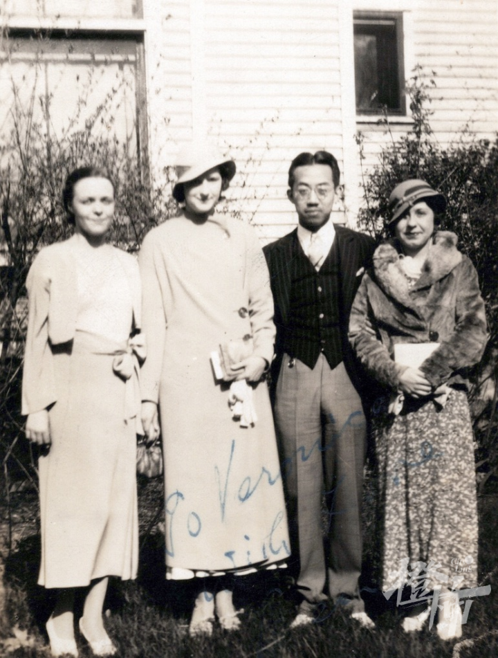 埃迪祖母（最右边）和金伯铭一起出席1933年5月在密歇根大学举行的告别派对.png
