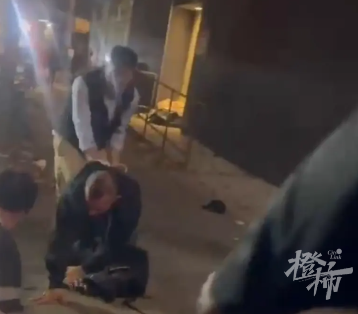 打架2.png