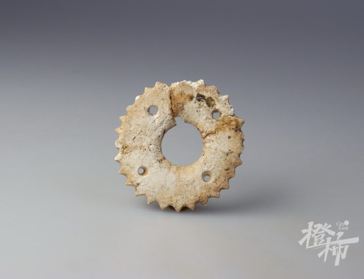齿轮形玉器.JPG