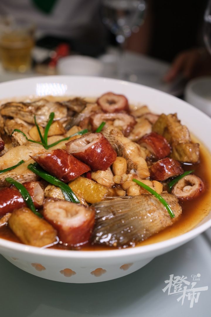 大头大肠臭豆腐烧鱼_副本.jpg