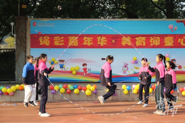 32bed760c164e098d8a148b96c7e873.jpg