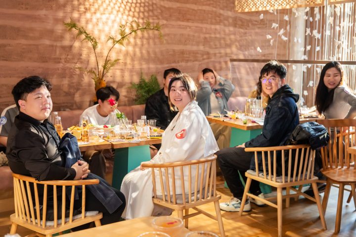 250301czq27 第一期「9000“π对”」活动，橙柿“藕”遇记。 记者 陈中秋 摄_调整大小.jpg