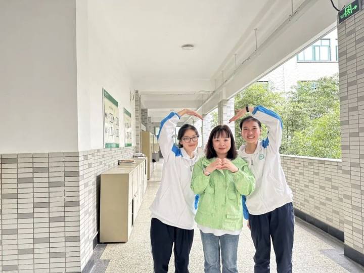 b9fb998140fc27fda54b1782e158790.jpg