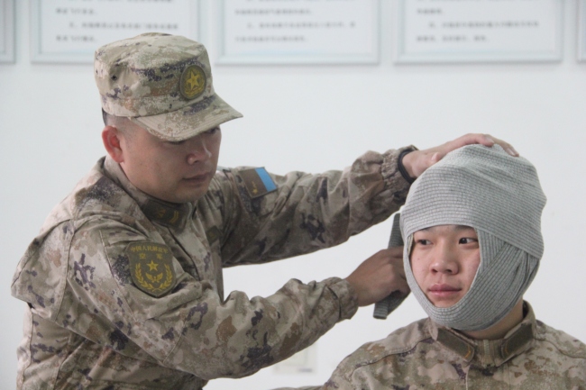 有人溺水了！听到呼救，人民子弟兵纵身一跃……