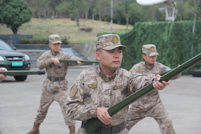 有人溺水了！听到呼救，人民子弟兵纵身一跃……
